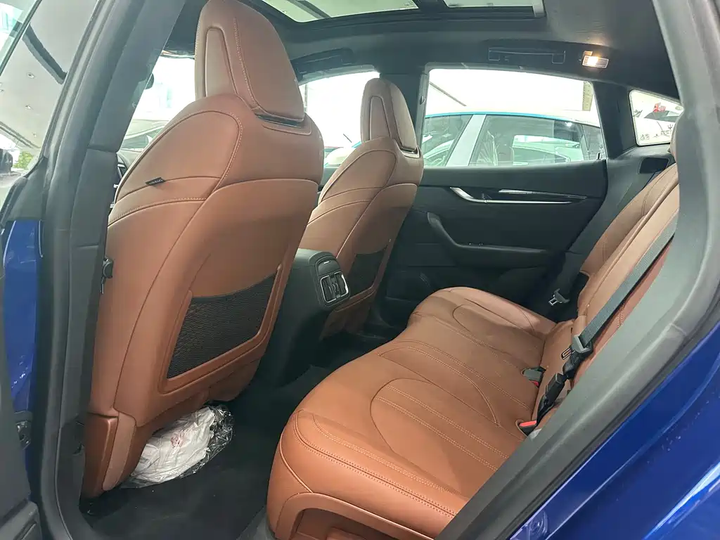 Levante 2.0 T GT