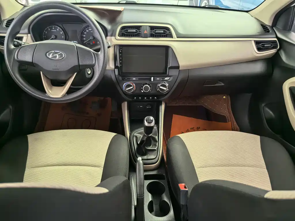Accent 1.4 L Manual Radiant Sunroof CN-V