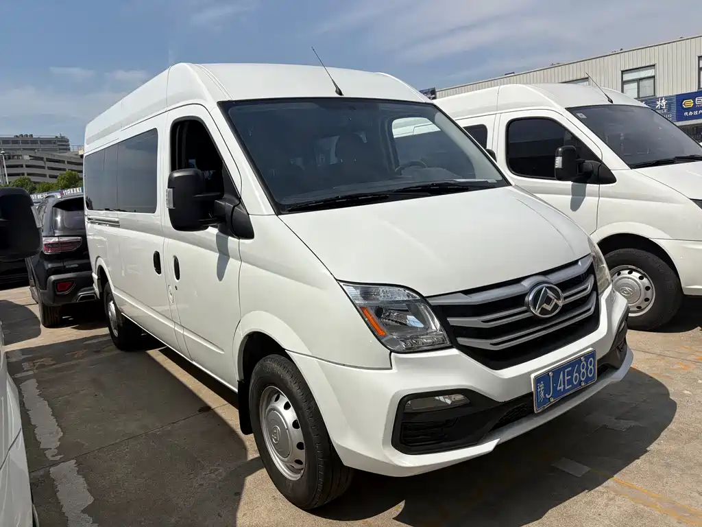 Xintu V80 新途V80 2024款 傲运通 6 MT 长轴中顶147 Ps 6/7/8/9座
