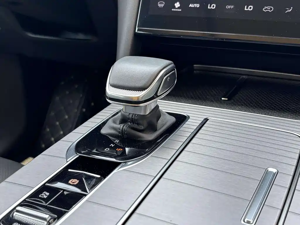 Hongqi HS7 PHEV 2.0 T PHEV 4 WD Flagship Smooth 6-seat