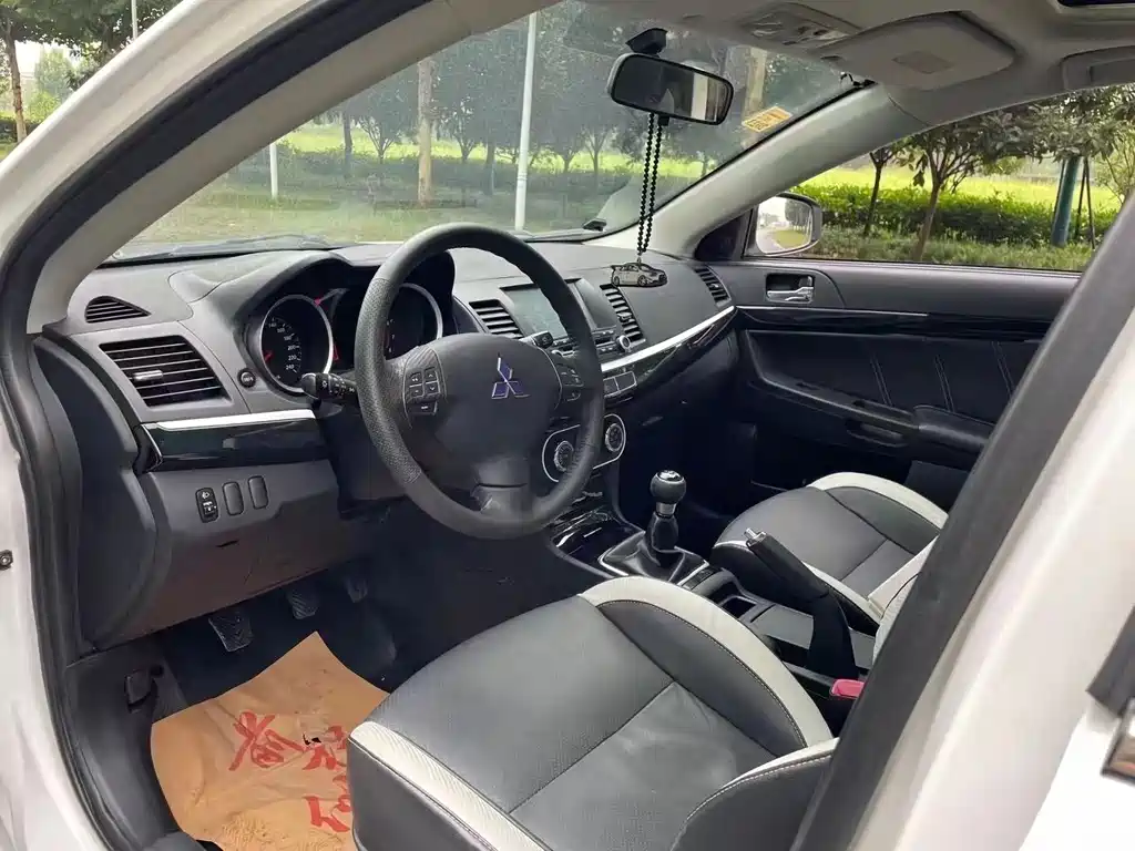 Lancer EX 翼神 2012款 时尚版 1.8 L 手动睿智型