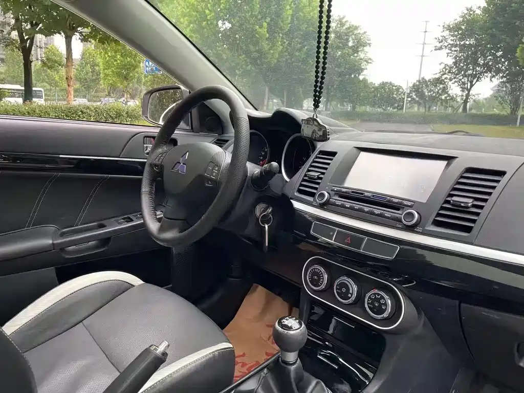 Lancer EX 翼神 2012款 时尚版 1.8 L 手动睿智型