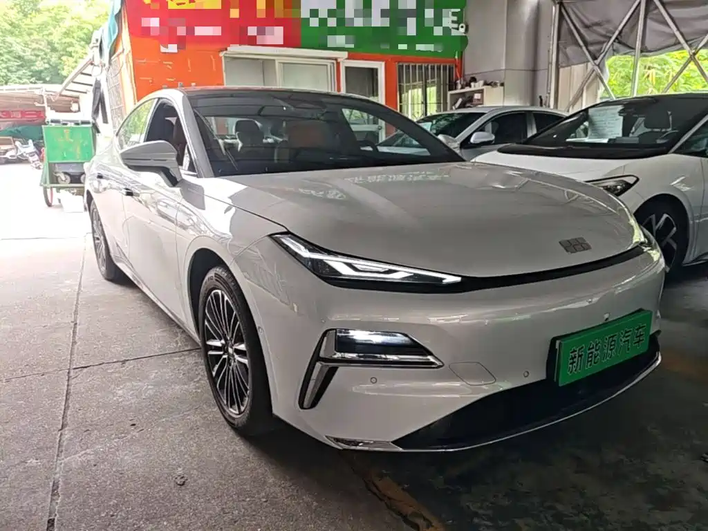 Galaxy Xingyao 8 130 km EM-i Premium