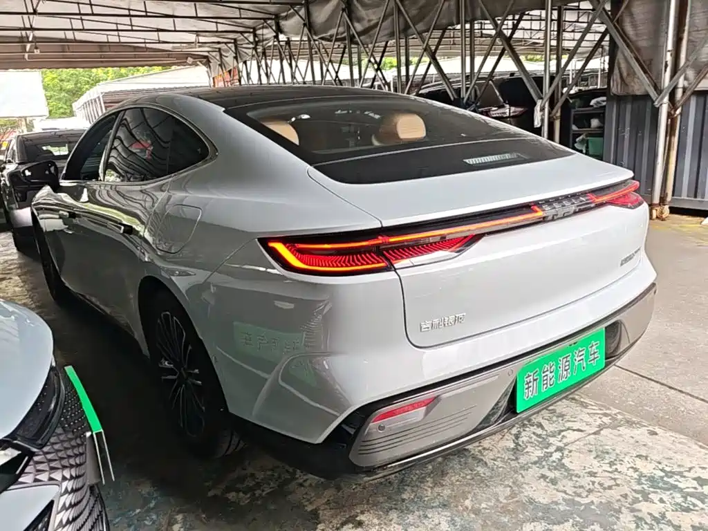 Galaxy Xingyao 8 130 km EM-i Premium