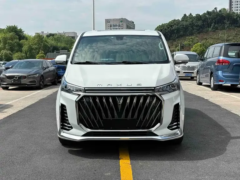 Maxus G20 大通G20 2023款 PLUS 2.0 T 柴油自动豪华版