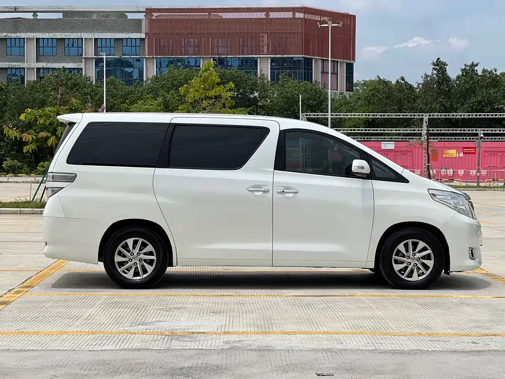 Alphard 3.5 L Luxury