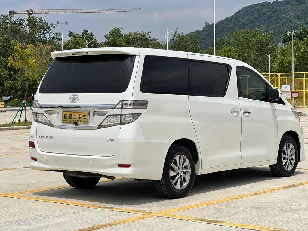 Alphard 3.5 L Luxury
