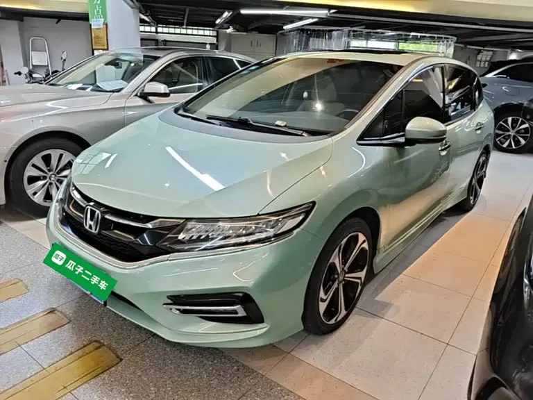 Honda Jade 210 TURBO CVT Luxury 5-seat