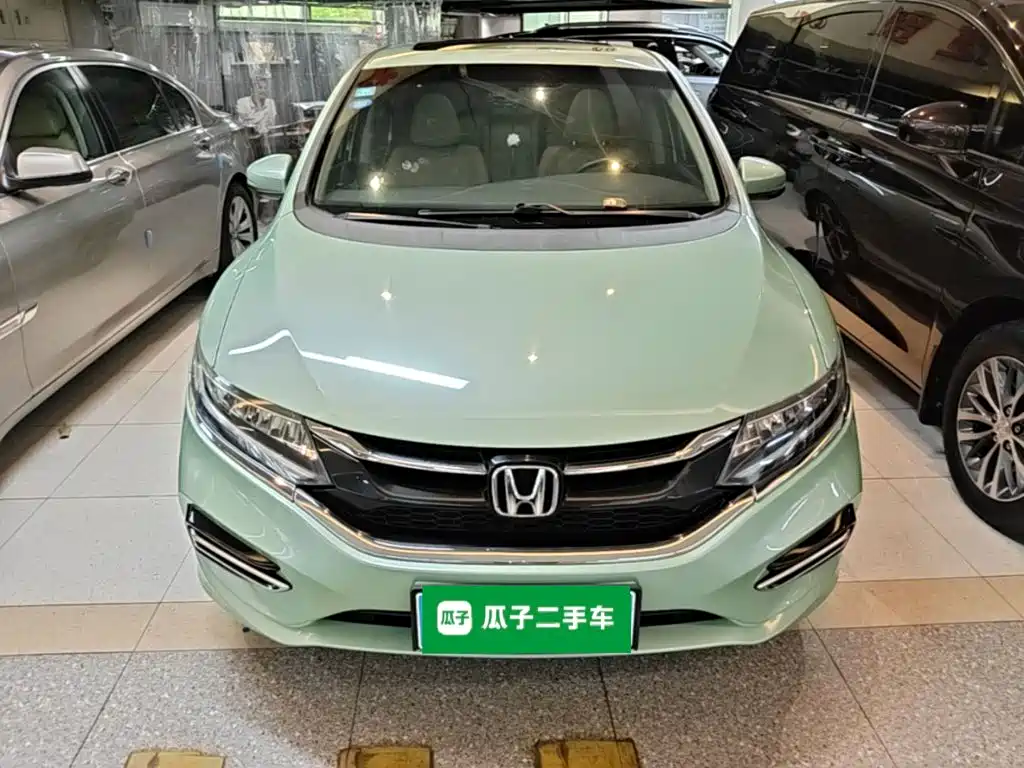 Jade 210 TURBO CVT Luxury 5-seat