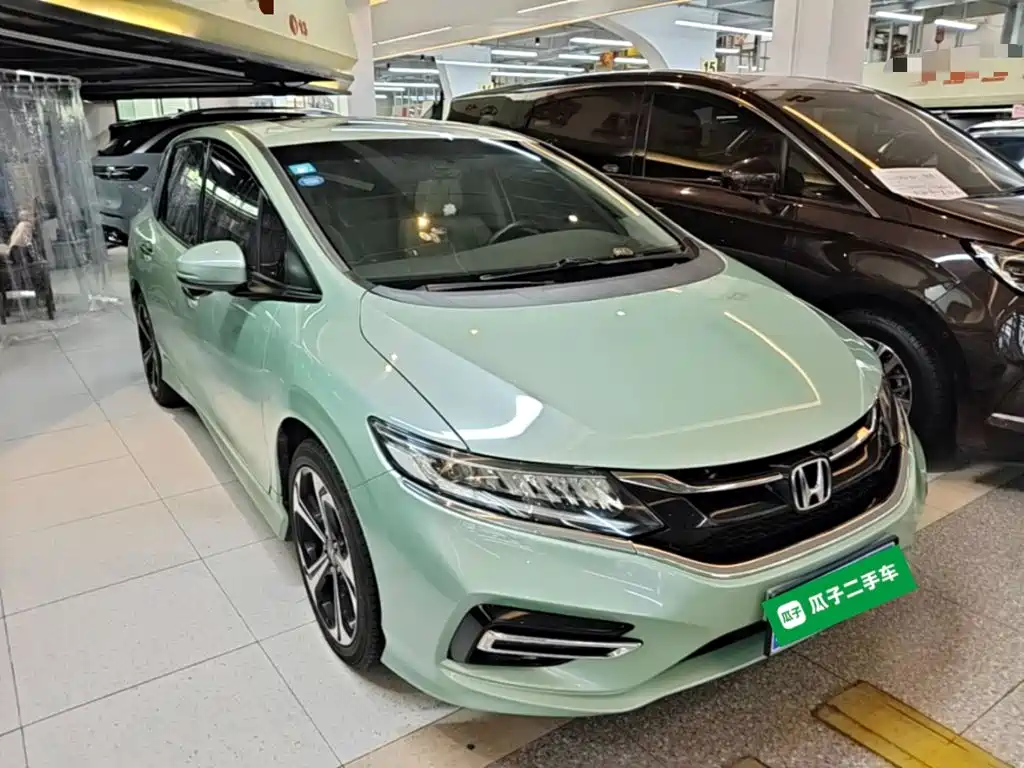 Jade 210 TURBO CVT Luxury 5-seat