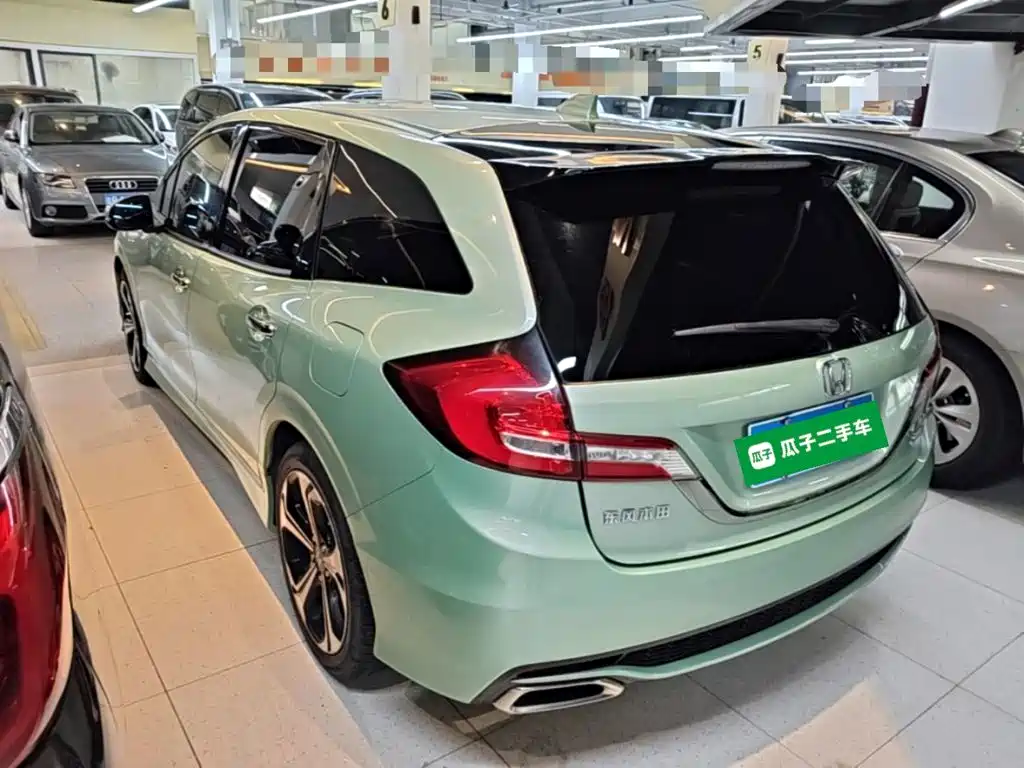 Jade 210 TURBO CVT Luxury 5-seat