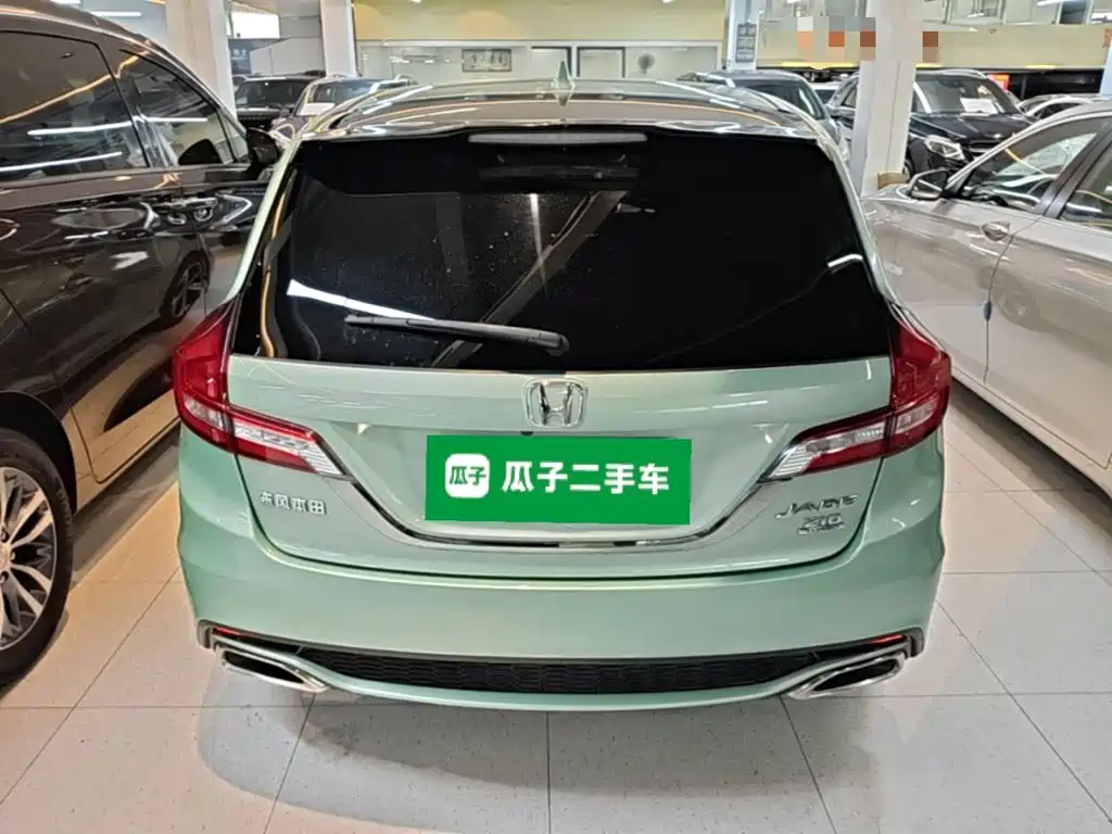 Jade 210 TURBO CVT Luxury 5-seat