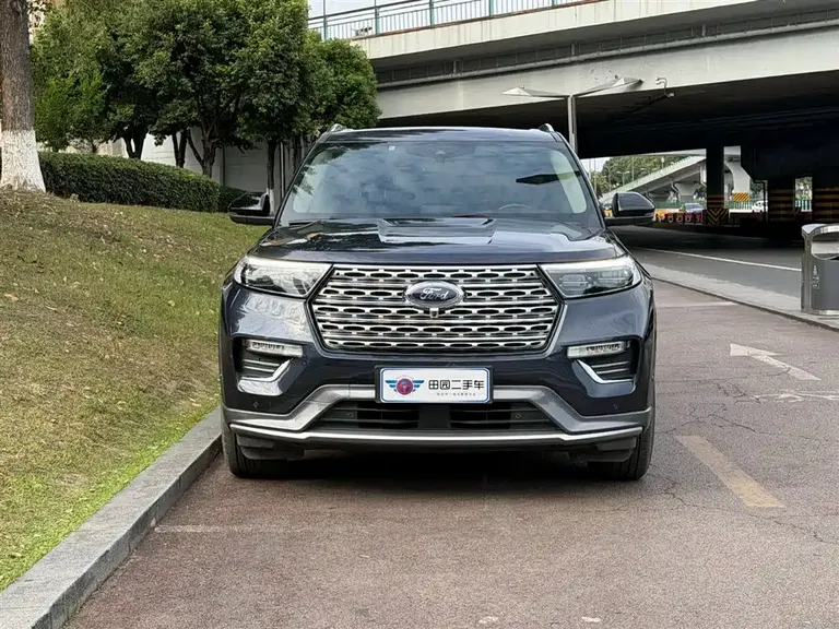 Ford Explorer EcoBoost 285 4 WD Titanium 7-seat