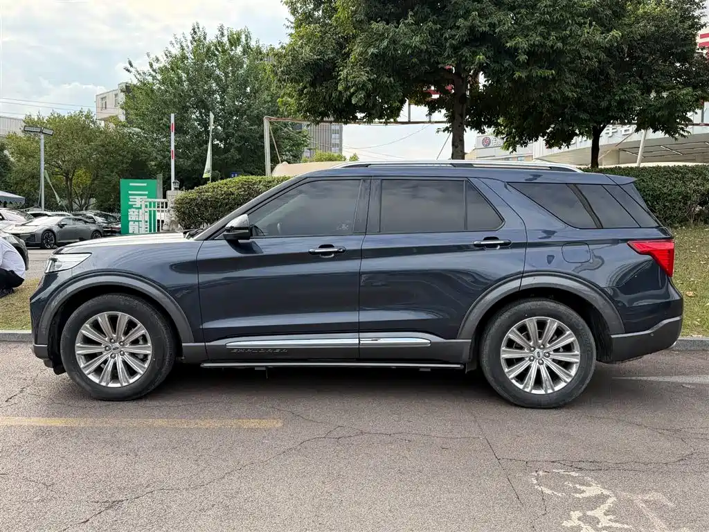 Explorer EcoBoost 285 4 WD Titanium 7-seat
