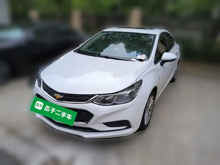 Chevrolet Cruze 320 Auto Pioneer Sunroof