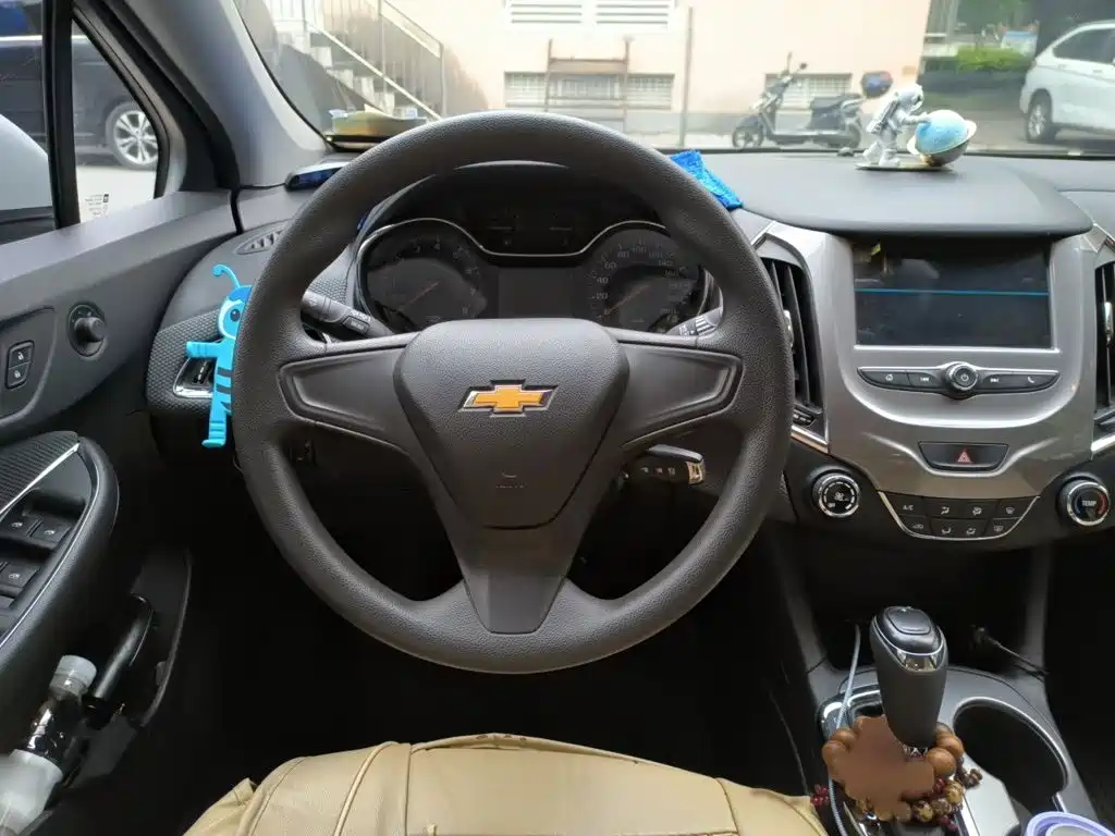 Cruze 320 Auto Pioneer Sunroof