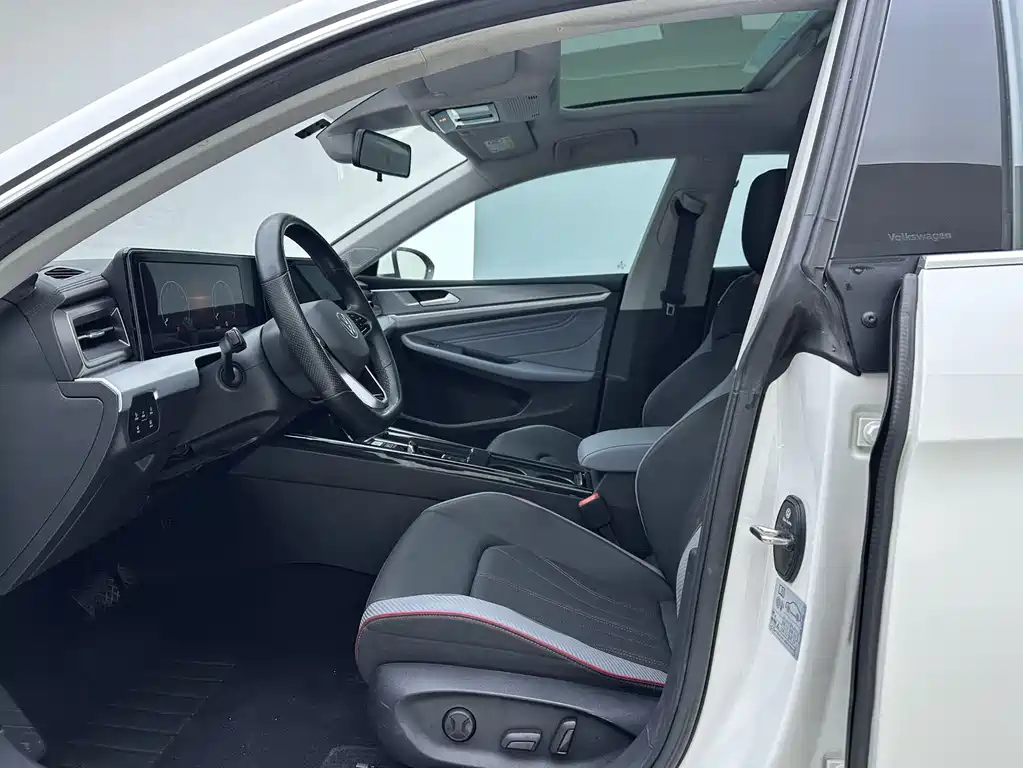 Lamando Lamando L 280 TSI DSG Spicy Cool