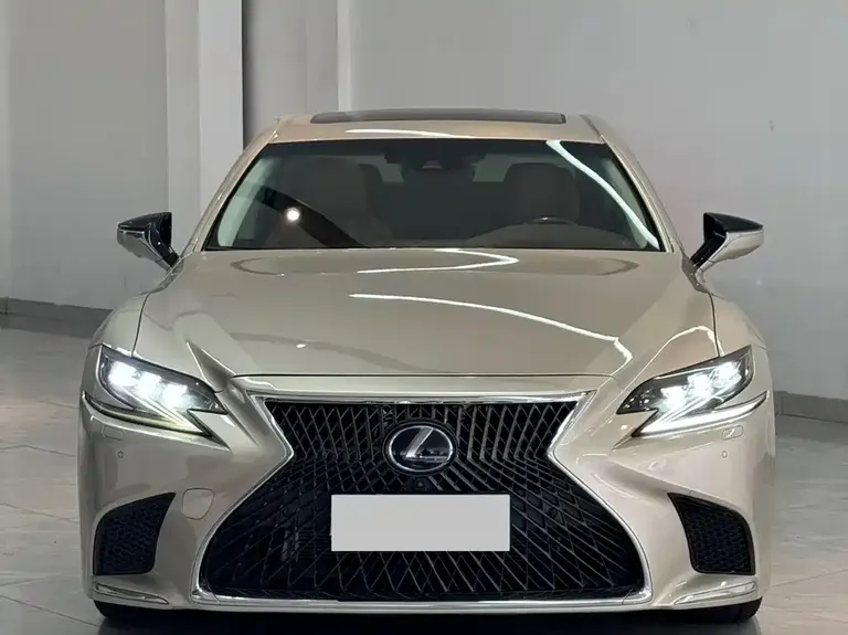 Lexus LS 500 h Outstanding CN-V