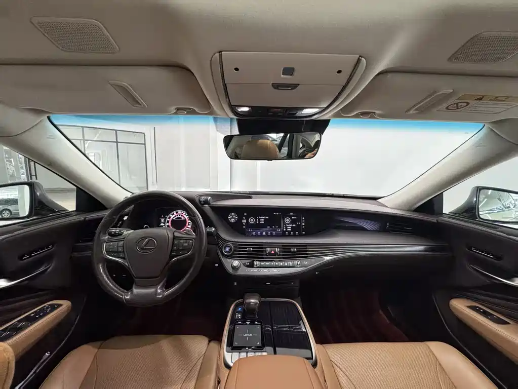 Lexus LS 500 h Outstanding CN-V