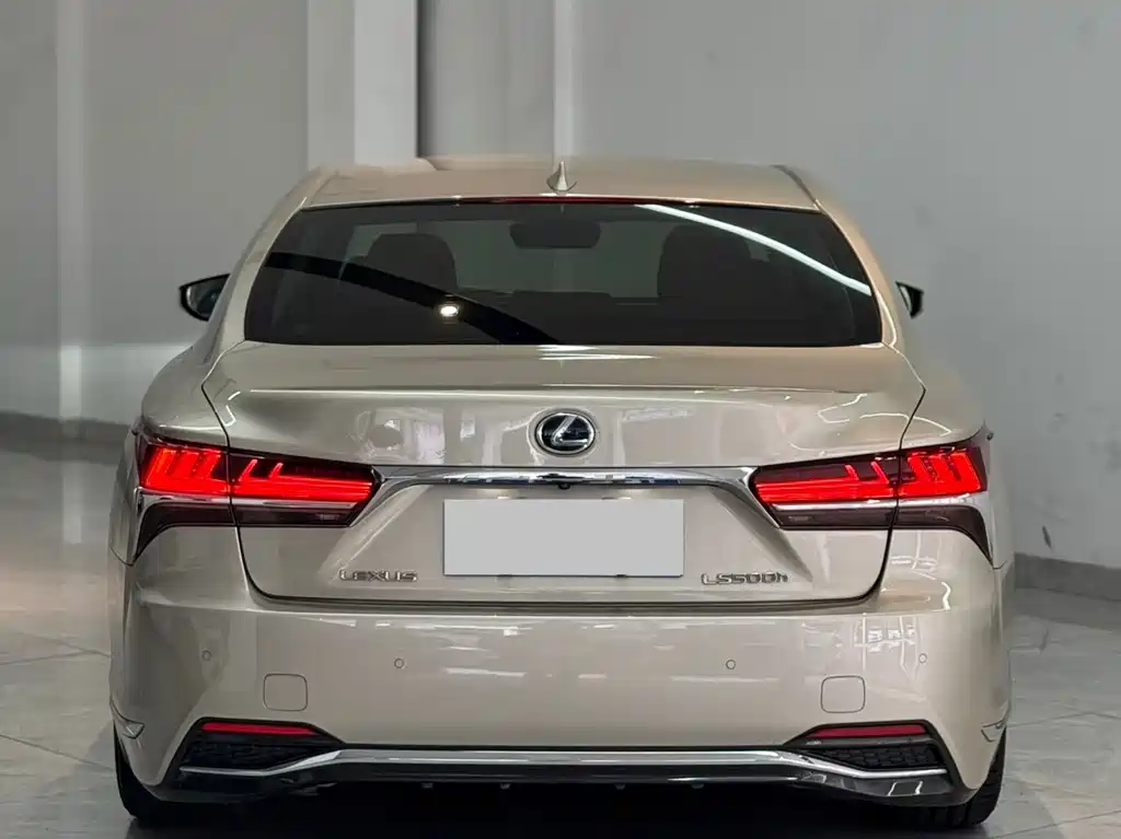 Lexus LS 500 h Outstanding CN-V