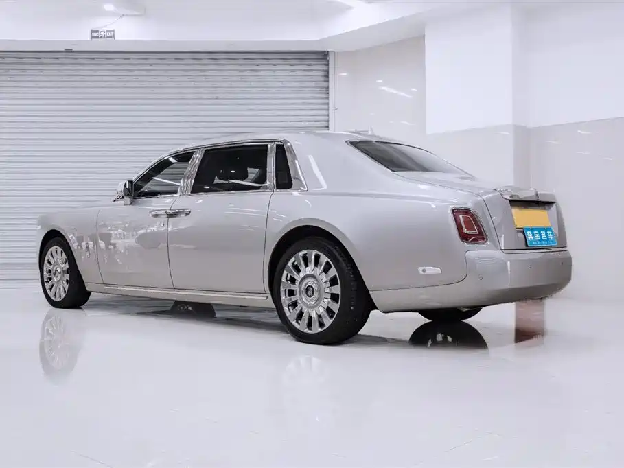 Phantom 6.7 T LWB Range