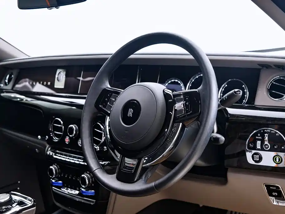 Phantom 6.7 T LWB Range
