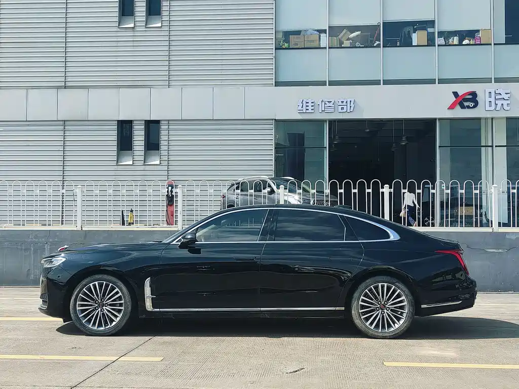 Hongqi H9 2.0 T Connected Flagship