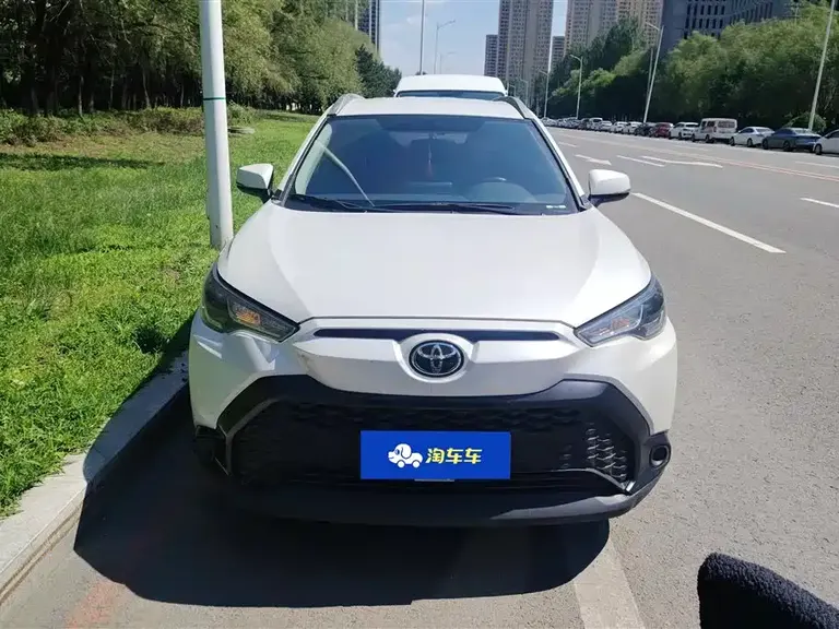 Toyota Frontlander 2.0 L CVT Elite