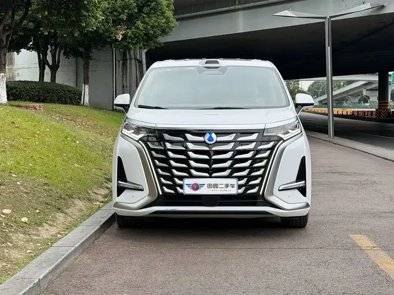 Denza D9 DM-i Smart Drive 1020 4 WD Flagship