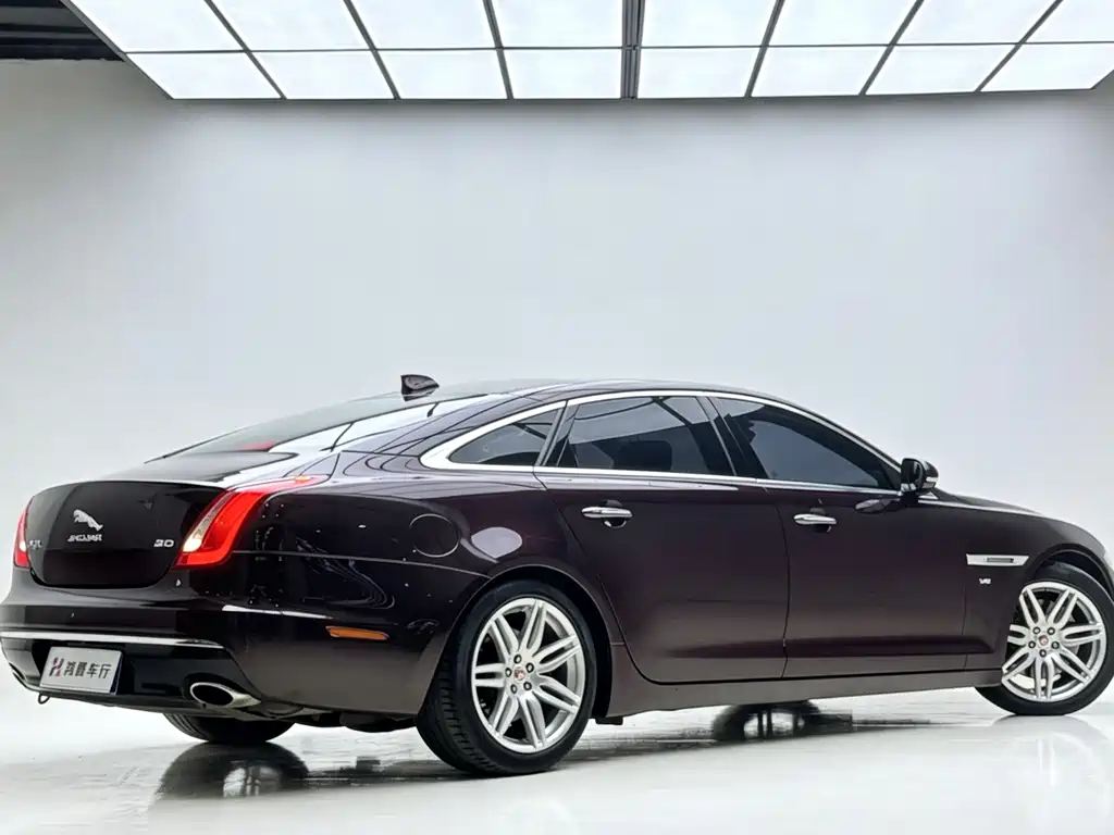 Jaguar XJ XJL 3.0 SC 2 WD Graceful Business