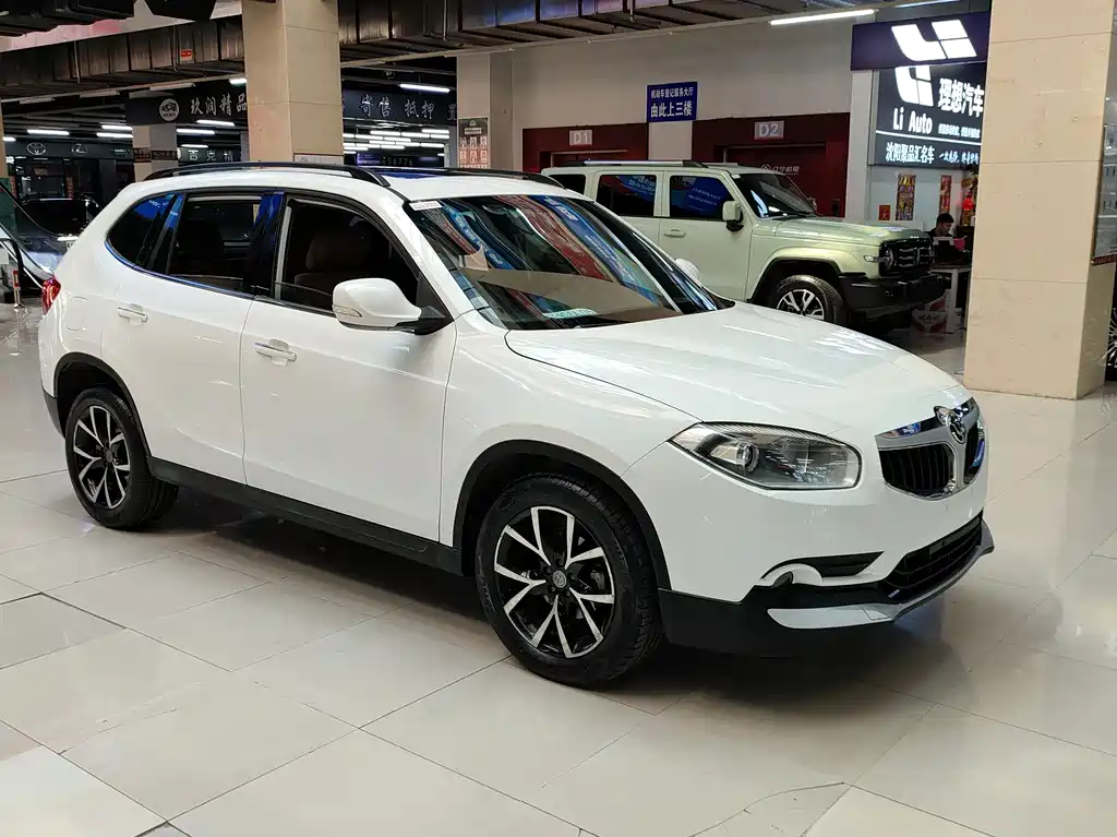 Brilliance V5 中华V5 2014款 1.6 L 手动豪华型