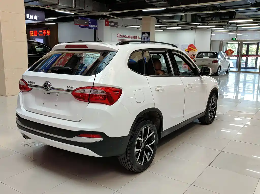 Brilliance V5 中华V5 2014款 1.6 L 手动豪华型