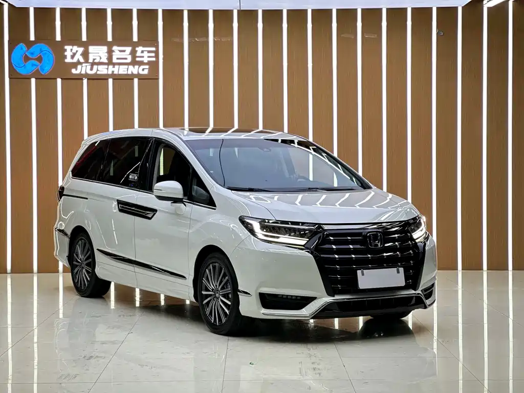 Elysion 2.0 L e:HEV Luxury