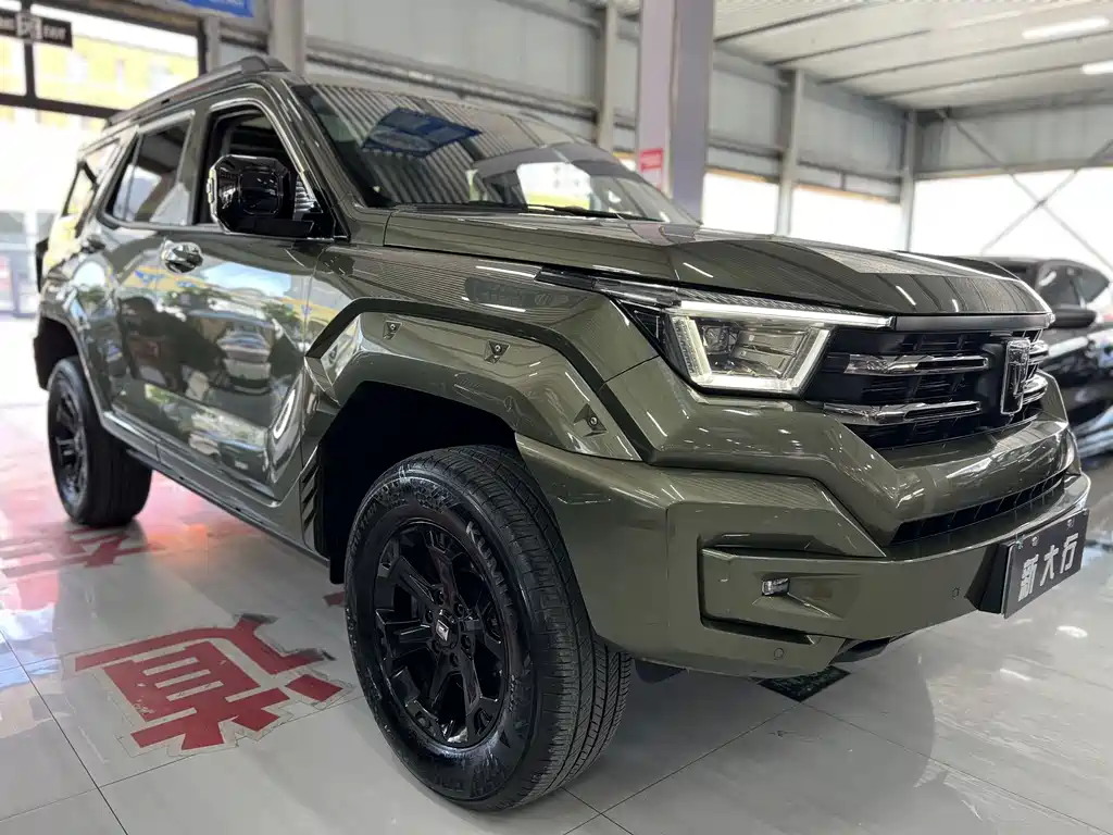 Tank 400 NEV Hi4-T Offroad