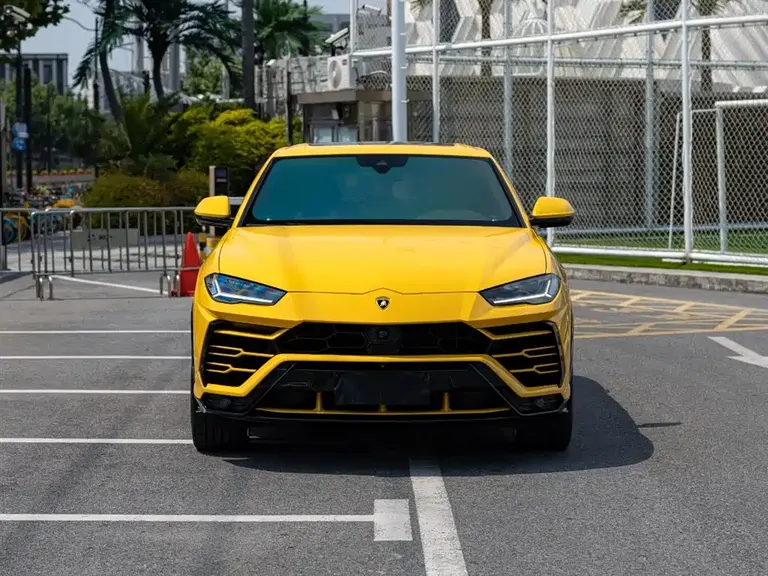 Lamborghini Urus 4.0 T V8