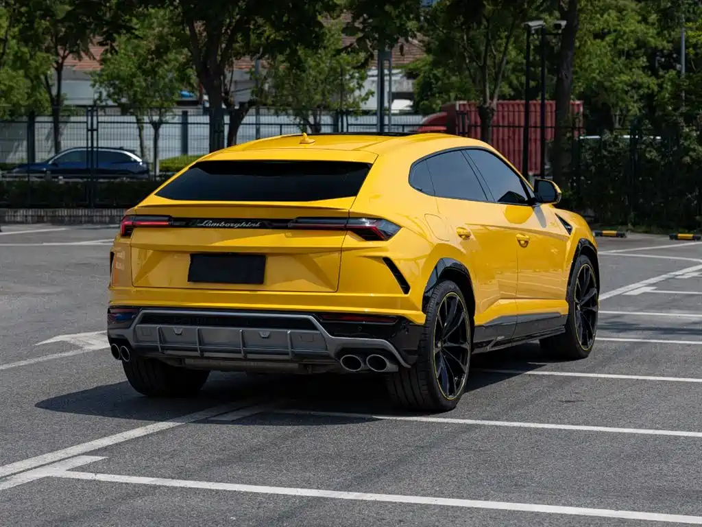 Urus 4.0 T V8