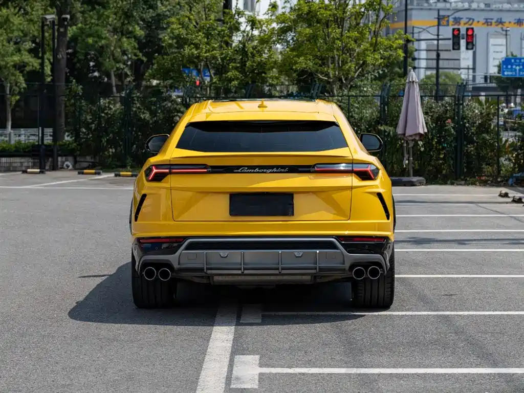 Urus 4.0 T V8