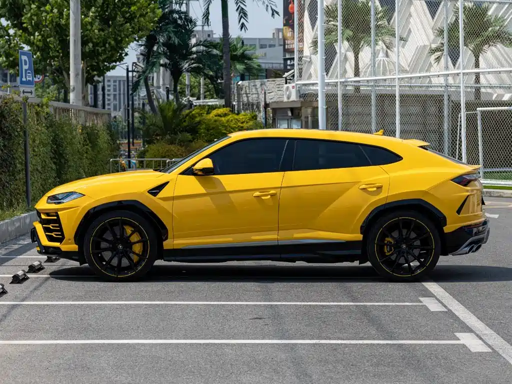 Urus 4.0 T V8