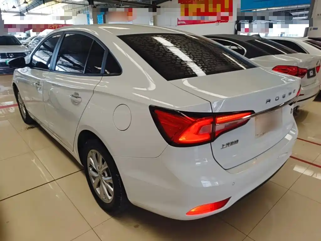Roewe i5 荣威i5 2019款 1.5 L 手动4 G互联朗越版