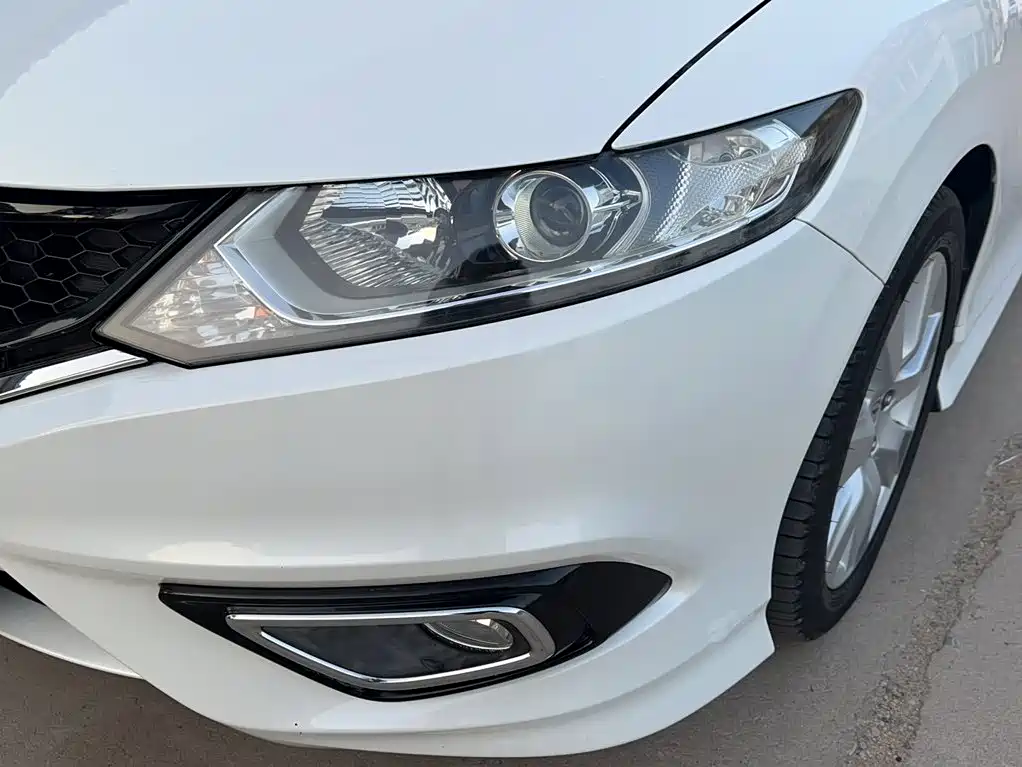 Jade 1.8 L CVT Luxury 5-seat
