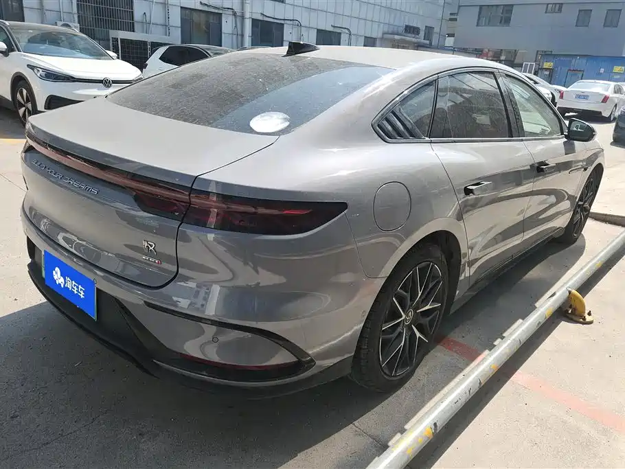 Han DM-i Smart Drive 125 KM Honored