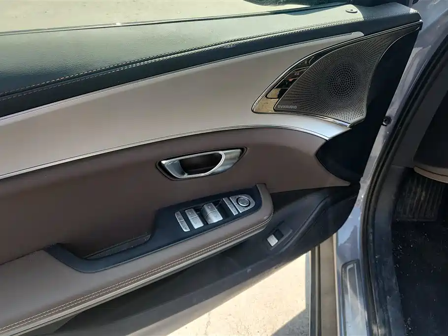Han DM-i Smart Drive 125 KM Honored