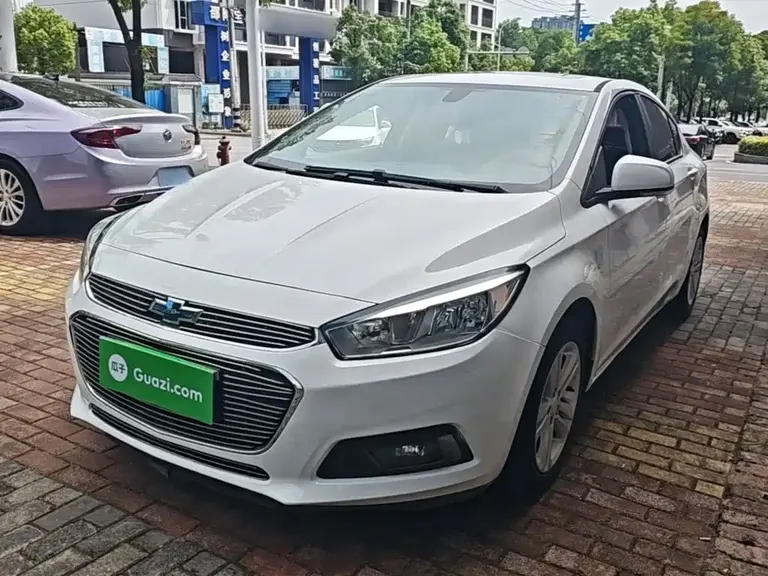 Chevrolet Cruze 1.5 L Auto Luxury