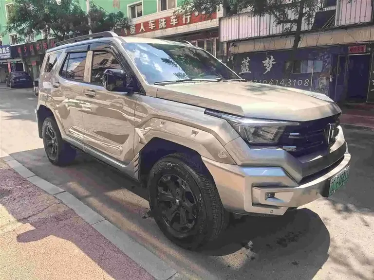 Tank 400 NEV Hi4-T Offroad