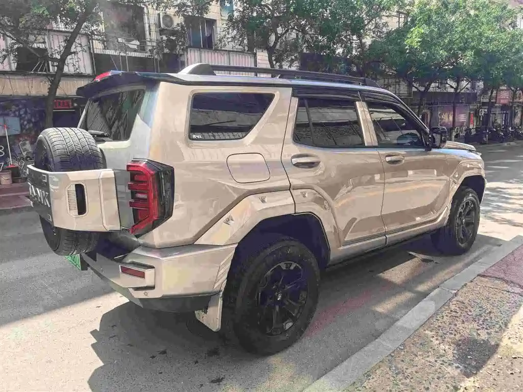 Tank 400 NEV Hi4-T Offroad