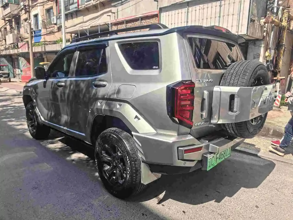 Tank 400 NEV Hi4-T Offroad