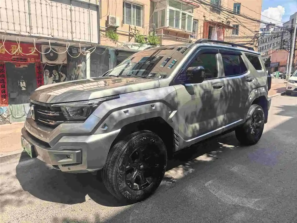Tank 400 NEV Hi4-T Offroad