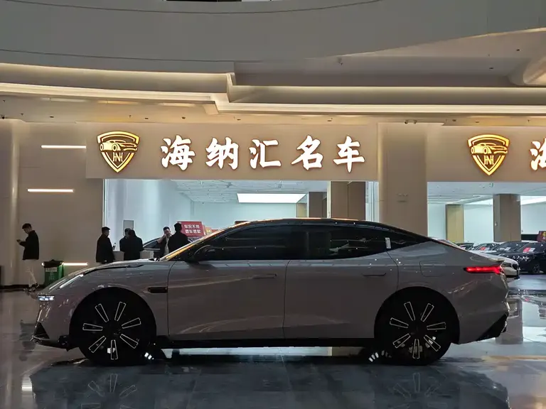 Lynk & Co 10 EM-P 120 4 WD Ultra