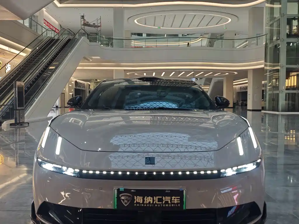 Lynk & Co 10 EM-P 120 4 WD Ultra