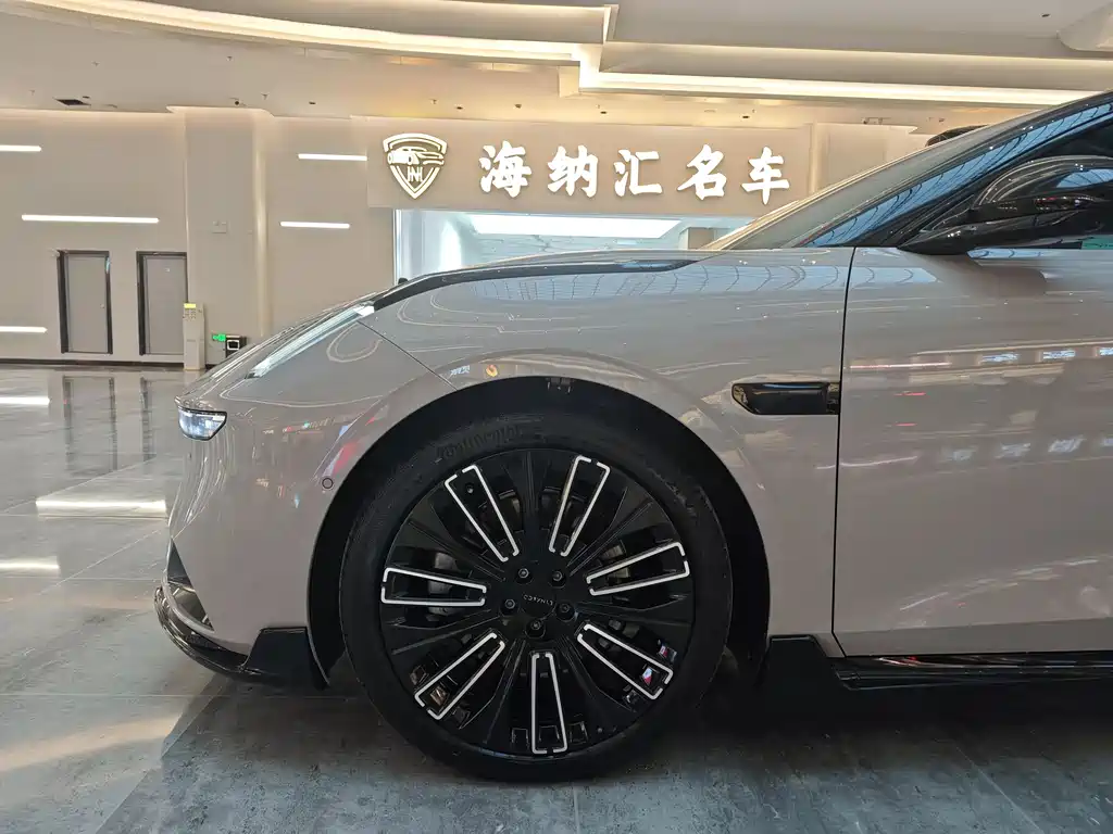 Lynk & Co 10 EM-P 120 4 WD Ultra